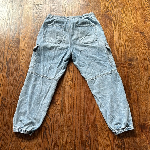 Women’s Jeans joggers American eagle size 14 denim - Picture 3 of 3